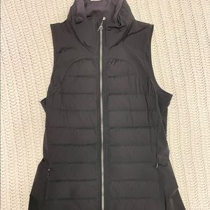 LULULEMON Vest, black with reflective, size 4, puffer slim- goose down